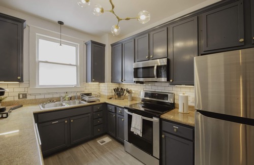 Metropolitan Casa | Perfect place for family vacations in the fashionable and fun Starland District!