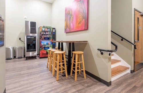 Hickory Apartamento | Perfect Private Deluxe Suite in Downtown Hickory!