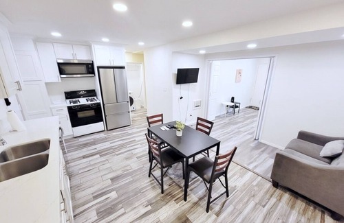 Valley Glen Casa | Perfect Private Getaway Near North Hollywood!