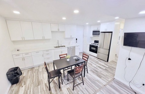 Valley Glen Casa | Perfect Private Getaway Near North Hollywood!