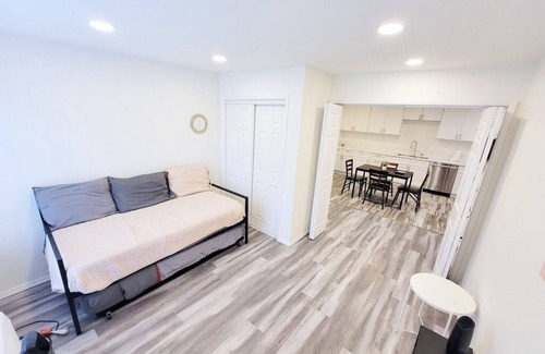 Valley Glen Casa | Perfect Private Getaway Near North Hollywood!