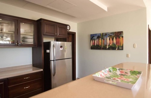 Playa Hermosa Casa | Fabulous Family Style Home - Walking distance from Hermosa Beach - Casa de Gigi