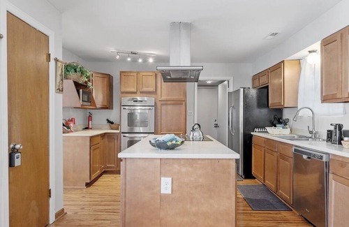 Virginia Beach Casa | Perfect Private Getaway Minutes to Virginia Beach!