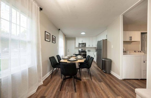 Streamwood Casa | Perfect Relaxing Escape | LCP Collection