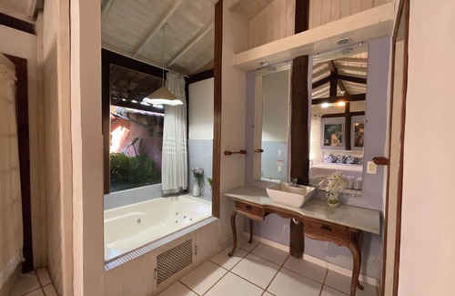 Araras Otro | Perfect retreat in Itaipava with 4 cozy chalets!