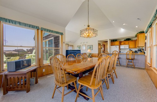 Palisade Acres Casa | Perfect semi-oceanfront Getaway with Full Kitchen, WIFI, and A/C | Dog-friendly