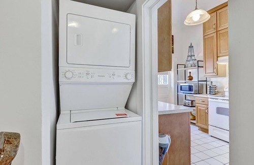 Thomas Square Apartamento | Perfect Starland 2 Bedroom | Heated Pool Access