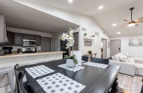 Mesa Casa | Perfect Staycation ~ Pet Friendly ~ Fire Pit ~ BBQ
