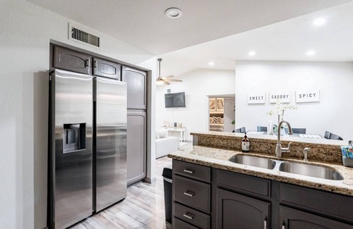 Mesa Casa | Perfect Staycation ~ Pet Friendly ~ Fire Pit ~ BBQ