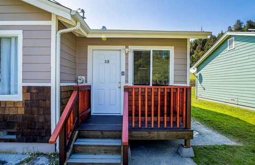 Orick Apartamento | Perfect Studio Suite Near Beach & Redwoods w/ Kitchenette, Private W/D, & WiFi!