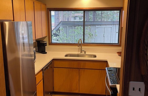 Sunriver Casa | Perfect Sunriver getaway! 2 bed, 2 bath near Village.