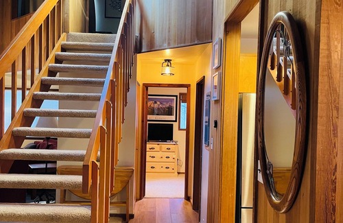 Sunriver Casa | Perfect Sunriver getaway! 2 bed, 2 bath near Village.