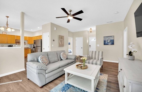Murraysville Casa | Perfect Wilmington Retreat Near Beach & Downtown!