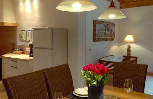 Lorgues Casa | Casa de piedra, wifi gratis, ideal para niños + perros, amueblada con amor