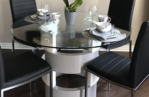 Goderich Condominio | Perfectly Appointed Executive Suite