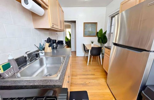 South Evanston Apartamento | Perfectly Located 1-Bedroom Unit