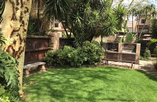 Greater Johannesburg Metropolitan Area Apartamento | Perfectly located beauty in secure Estate