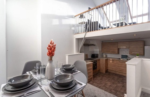 Plasnewydd Apartamento | Perfectly Placed: Cozy Flat in the City's Heart