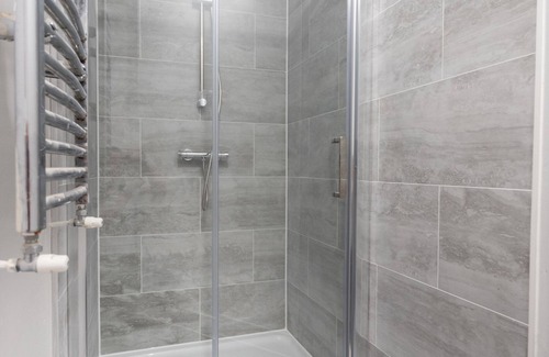 Plasnewydd Apartamento | Perfectly Placed: Cozy Flat in the City's Heart