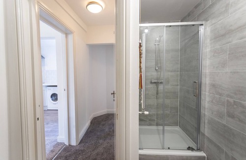 Plasnewydd Apartamento | Perfectly Placed: Cozy Flat in the City's Heart