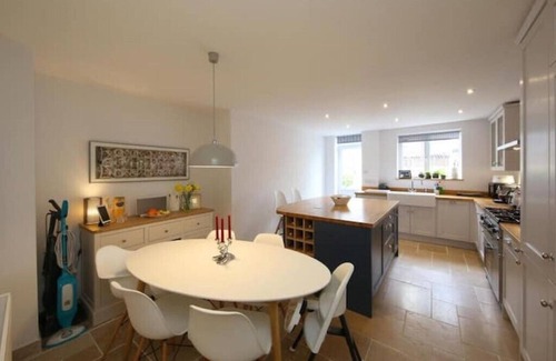 Roath Apartamento | Perfectly Positioned Pad