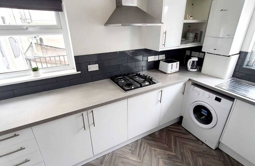 Horfield Apartamento | Perfectly Situated 2 Bedroom En-suite Maisonette in the Heart of Gloucester Road