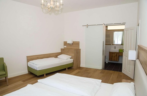 Heidelberg City Centre Apartamento | Exclusivo apartamento de invitados en Neckar con cocina, sala y comedor.