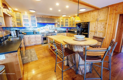 Kirkwood Chalet De Esquí | Perle du Bois - Ski in/Ski out 6 bedroom luxury home in Palisades at Kirkwood