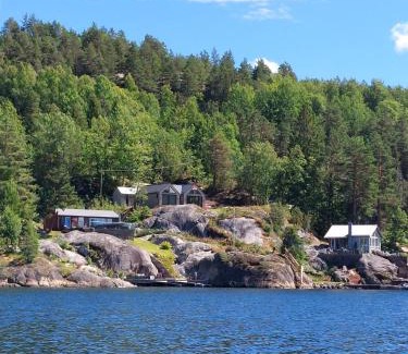 Kragero Casa | Perle ved sjøen! Ny hytte på 90m2.
