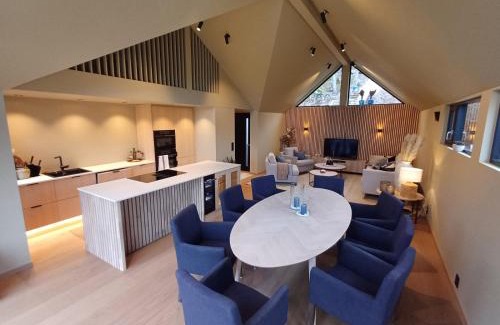 Kragero Casa | Perle ved sjøen! Ny hytte på 90m2.
