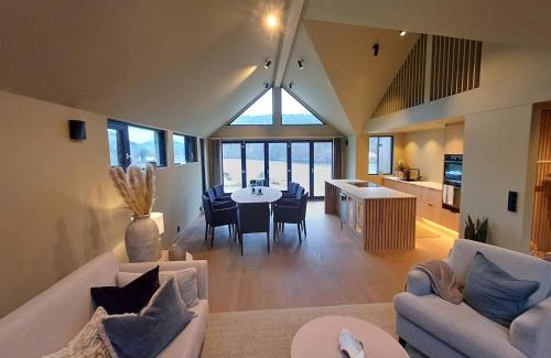 Kragero Casa | Perle ved sjøen! Ny hytte på 90m2.