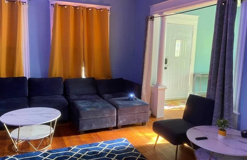 New Britain Casa | Personal Lounge Experience