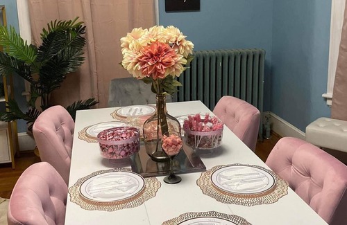 New Britain Casa | Personal Lounge Experience