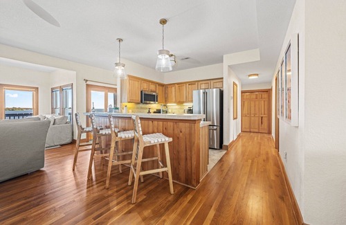 Manteo Condominio | Persuasion, 604 N Bay Club