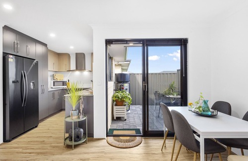 Perth Casa | Perth Airport Hideaway
