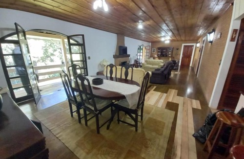 Vila Natal Casa | Perto de Capivari e na natureza