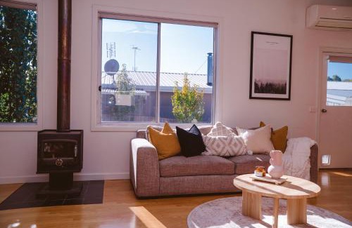 Lakes Entrance Casa | Pet & Boat friendly! Lhorizon - Rhyme of the Sea
