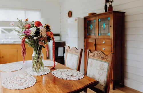 Falmouth Cabaña | Pet & Family Friendly cottage by the sea, 2 acres, Falmouth East Coast Tasmania
