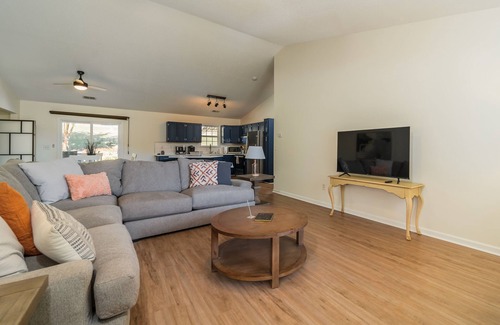 Greenville Casa | Pet + Family Friendly 4BR Pool House Near Furman