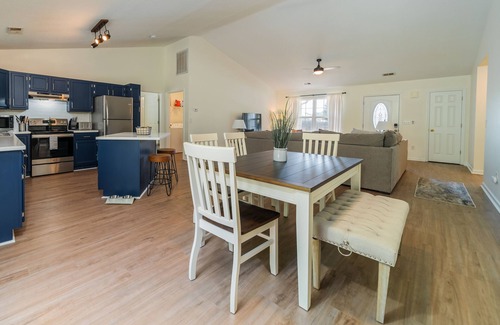 Greenville Casa | Pet + Family Friendly 4BR Pool House Near Furman