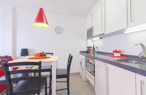 El Moncayo Apartamento | Apartamento "Seaview Modern Beach" con vistas al mar que admite mascotas
