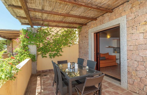 Santa Teresa di Gallura Villa | "Villa Circe" con Wi-Fi, jardín y terraza; mascotas permitidas