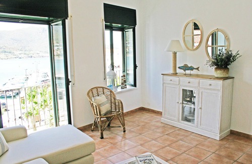 Port de la Selva Apartamento | Apartamento con vistas al mar, balcones y aire acondicionado; mascotas permitidas