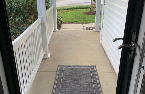 Apex Casa | Pet friendly 1,150 sqft one story, 3 bedrooms, 2 full bath home