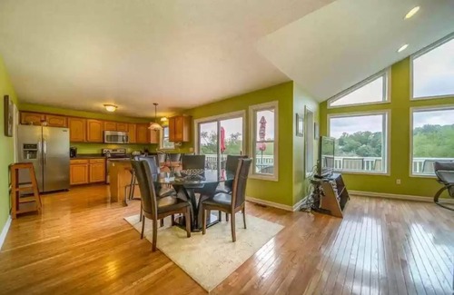 Goodview Casa | Pet Friendly-180 Feet of breathtaking shoreline on peaceful Smith Mountain Lake!