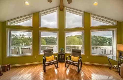 Goodview Casa | Pet Friendly-180 Feet of breathtaking shoreline on peaceful Smith Mountain Lake!