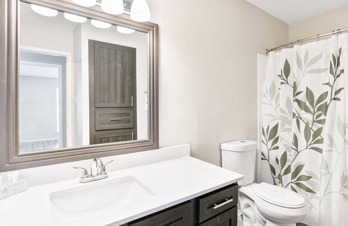 Dawson Apartamento | Pet Friendly 1B | Love You, Austin | King Bed
