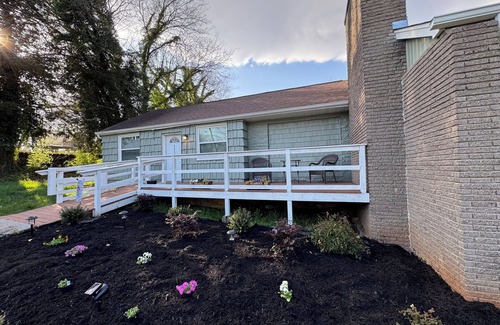 Knoxville Casa | Pet-Friendly 1BR Near UT Medical & Downtown Quiet Stay with Parking