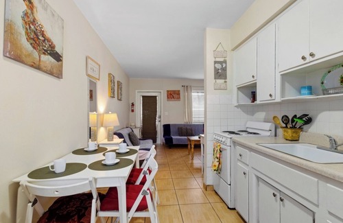 Downtown Hollywood Apartamento | Pet-Friendly 1BR Studio w/Parking and BBQ, Hollywood