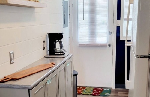 Wildwood Condominio | Pet Friendly 2 bed 1 bath condo 4 night Minimum in-season June-Sept